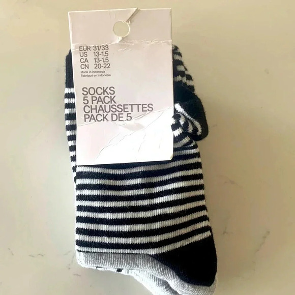 Kids H&M SOCKS new in package 5 pack black white and grey sz 13-1.5 - Picture 1 of 5